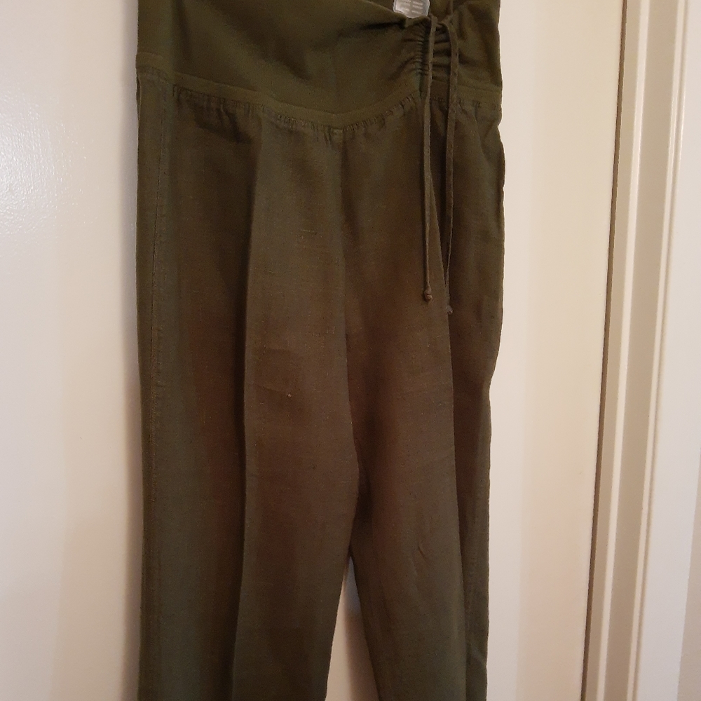Bebe medium army green olives linen pants